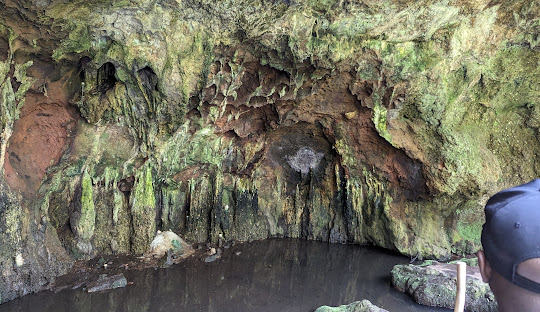 nyakasura caves